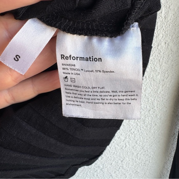 Reformation Delaney knit ribbed top with V-wire - Picture 5 of 6